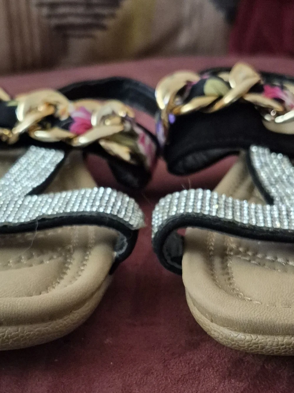 Ashley Blue Size 9 Floral Chain Black T-Strap Rhinestone Sandals